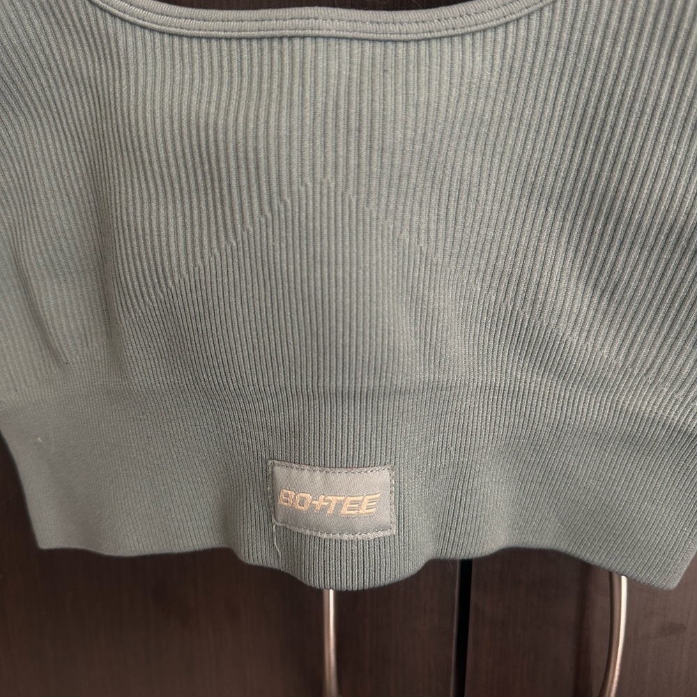 Bo+Tee Ribbed Crop Top - Picture 3 of 3